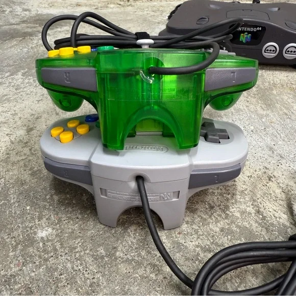 Nintendo 64 N64 Console Bundle 2 OEM Controllers Tested Working - Picture 5 of 9